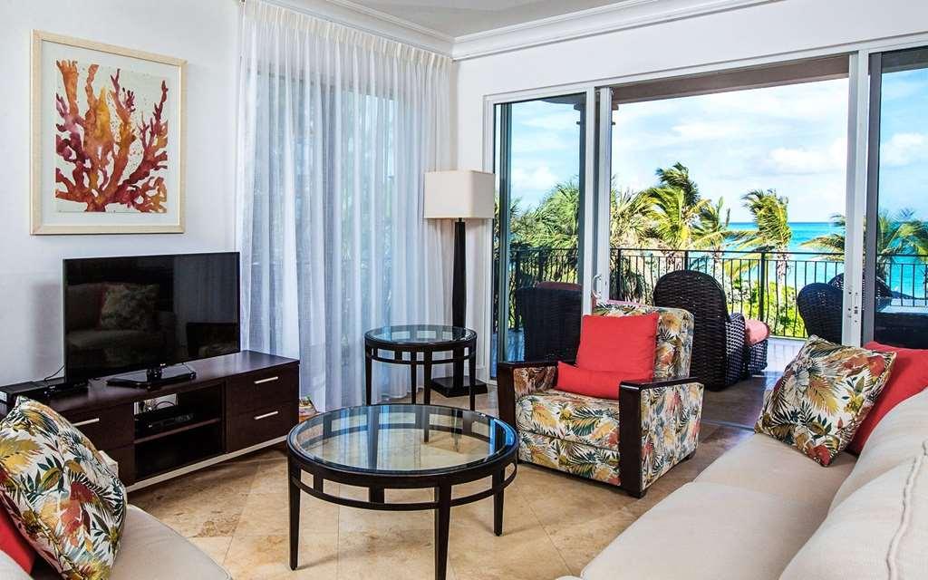 ホテル The Regent Grand グレイス・ベイ エクステリア 写真